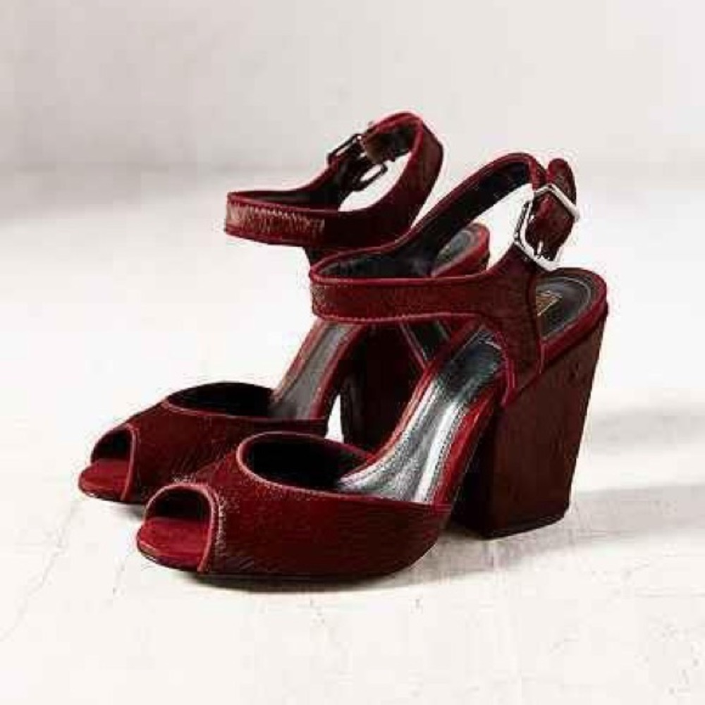 Schutz Sean Vino pony hair heels 8.5 BRAND NEW